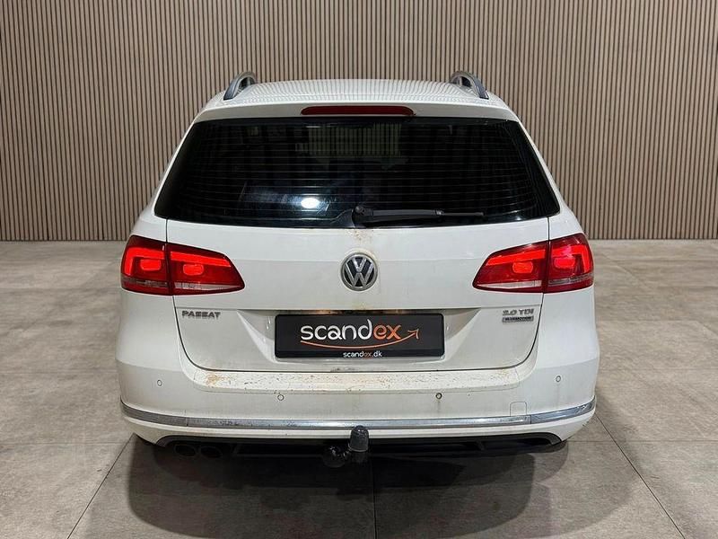 Gebraucht VW Passat 140 PS (102 kW) 2011 Weiß Limousine