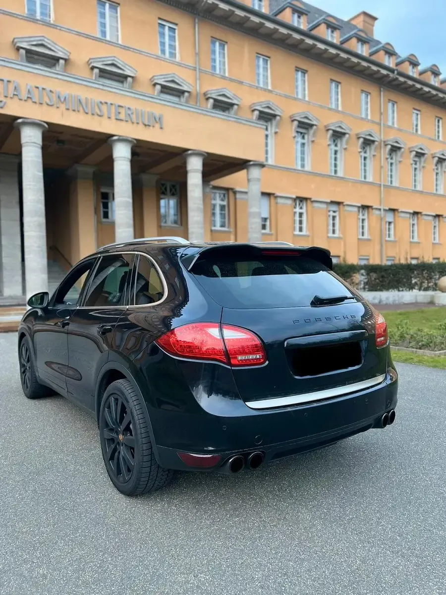 Gebraucht Porsche Cayenne S 400 PS (294 kW) 2010 Schwarz SUV