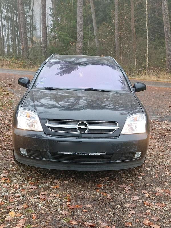 Schwarz Gebraucht 2004 Opel Vectra Kombi | 1.600 € (Fairer Preis) - Bild 1/4