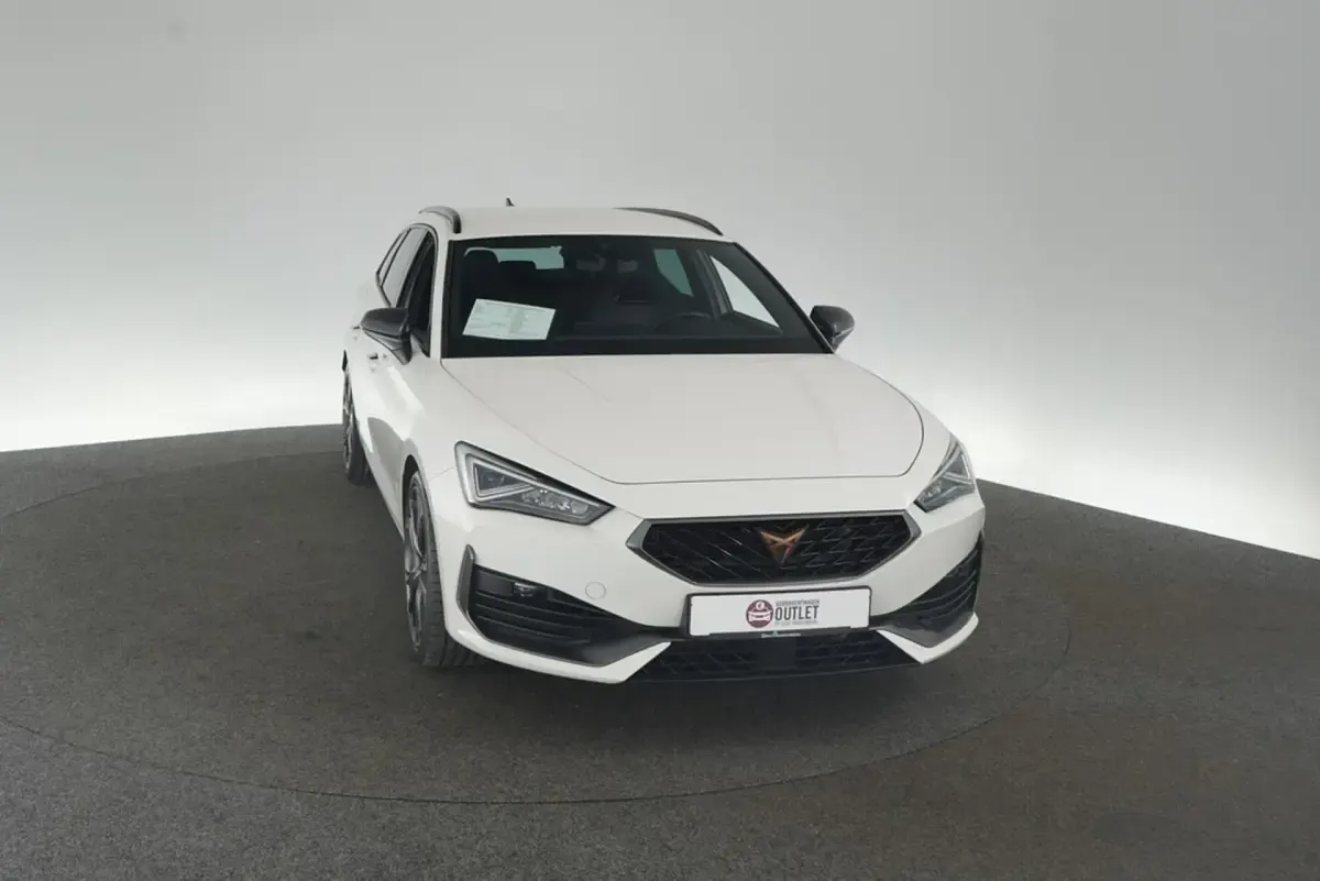 Gebraucht Cupra Leon VZ 245 PS (180 kW) 2022 Weiß Kombi