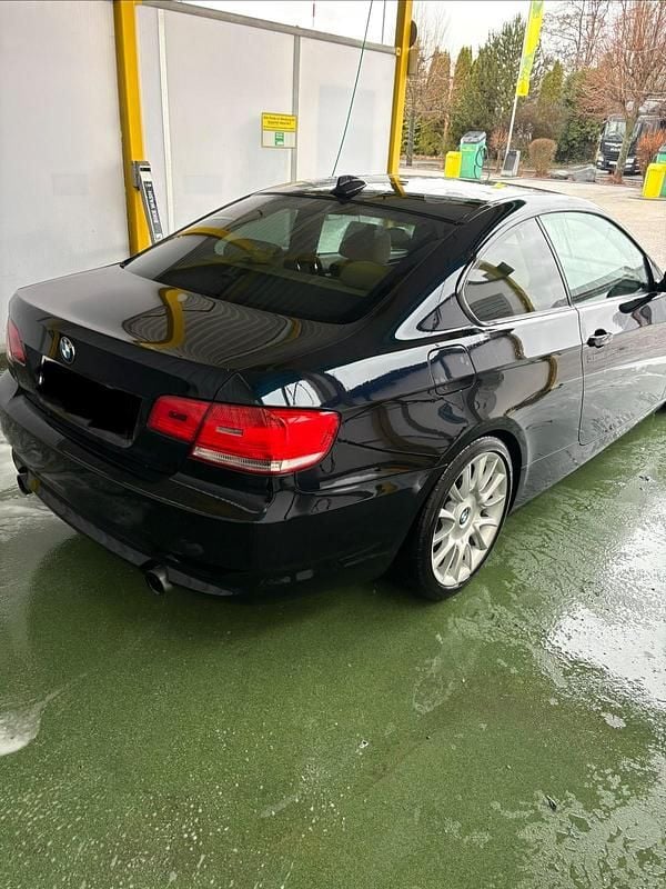 Gebraucht BMW 335 Basis 306 PS (225 kW) 2007 Schwarz Coupé