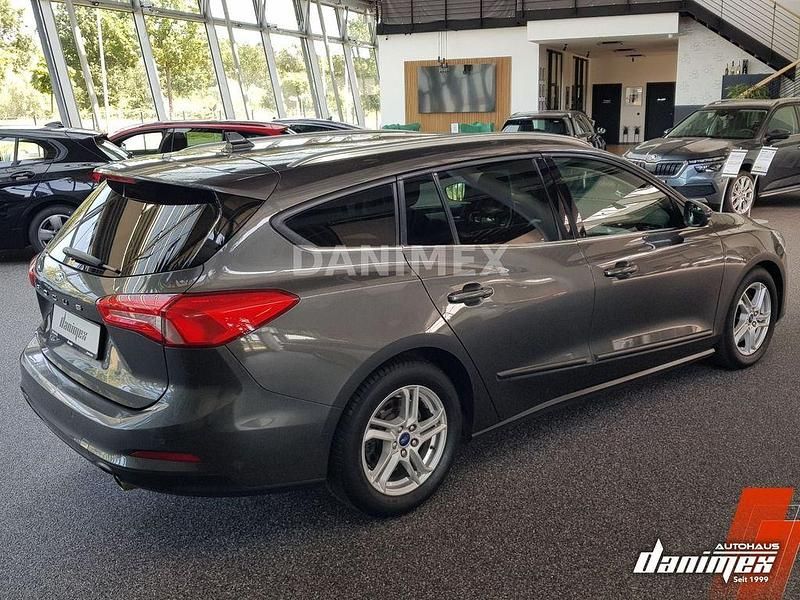 Gebraucht Ford Focus Cool & Connect 120 PS (88 kW) 2019 Grau Limousine