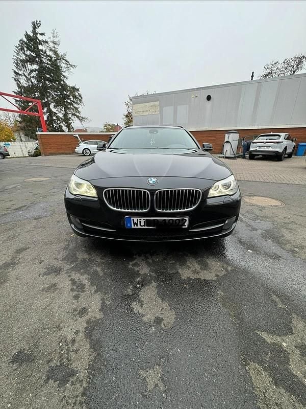 Gebraucht BMW 520 184 PS (135 kW) 2011 Schwarz Kombi