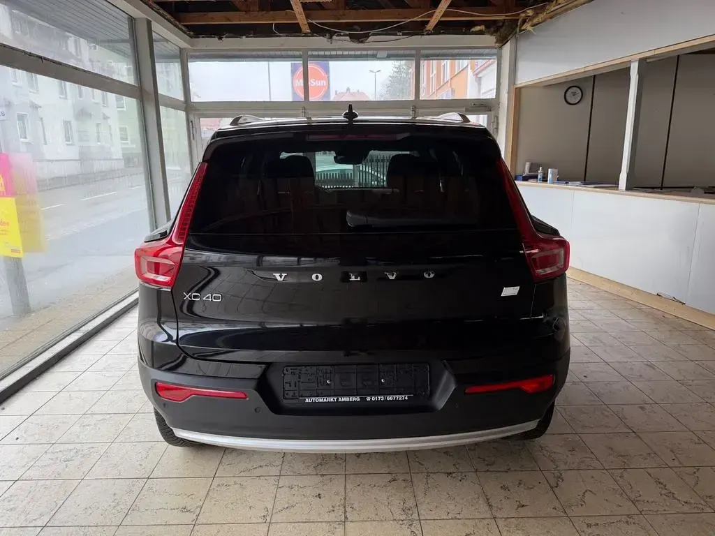Gebraucht Volvo XC40 Core 211 PS (155 kW) 2022 Schwarz SUV