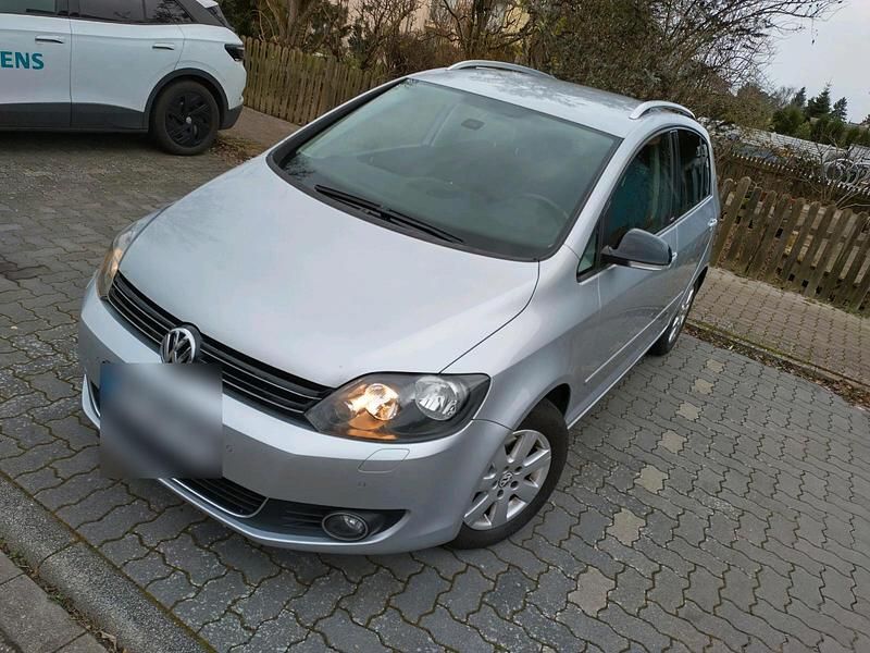 Silber Gebraucht 2011 VW Golf Style Limousine | 6.900 € (Etwas zu teuer) - Bild 1/4