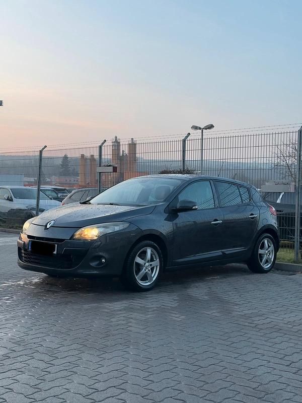 Gebraucht Renault Mégane 131 PS (96 kW) 2009 Grau Limousine
