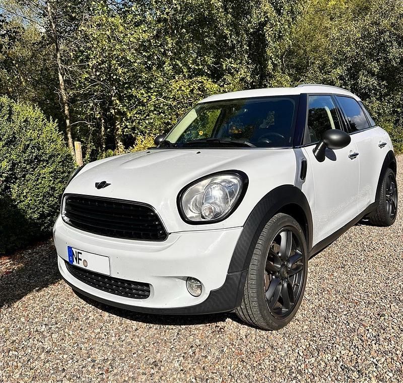 Weiß Gebraucht 2012 Mini One Countryman SUV | 5.990 € - Bild 1/4