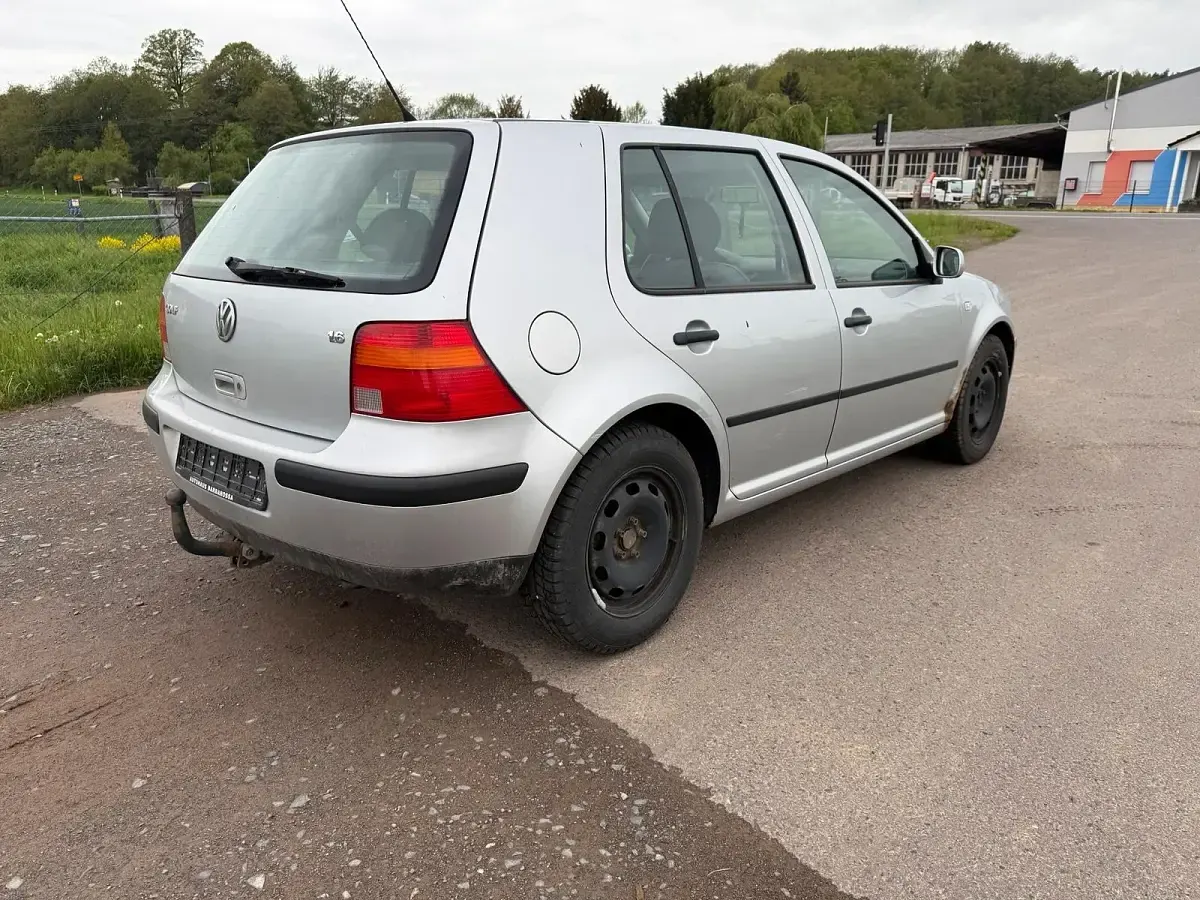 Gebraucht VW Golf IV 105 PS (77 kW) 2003 Silber Limousine