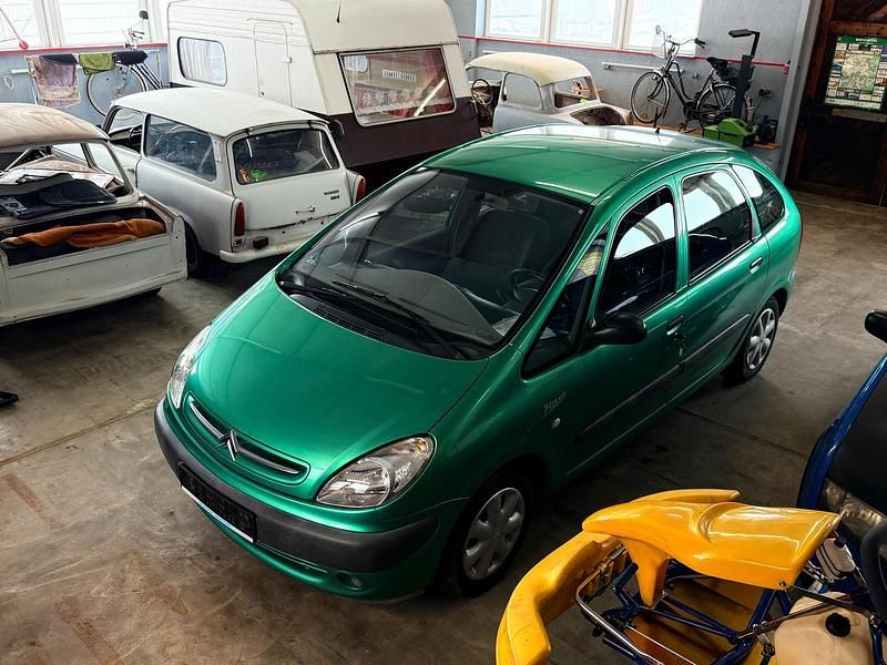 Gebraucht Citroën Xsara 115 PS (84 kW) 2000 Grün Van / Kleinbus