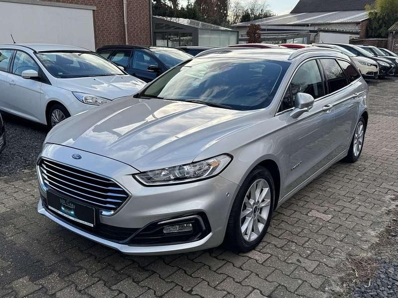 Gebraucht Ford Mondeo Titanium 140 PS (102 kW) 2020 Silber Kombi