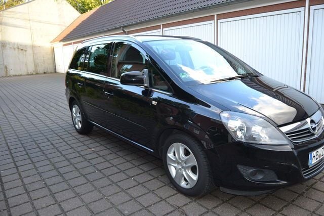 Schwarz Gebraucht 2011 Opel Zafira Van / Kleinbus | 16.900 € - Bild 1/4