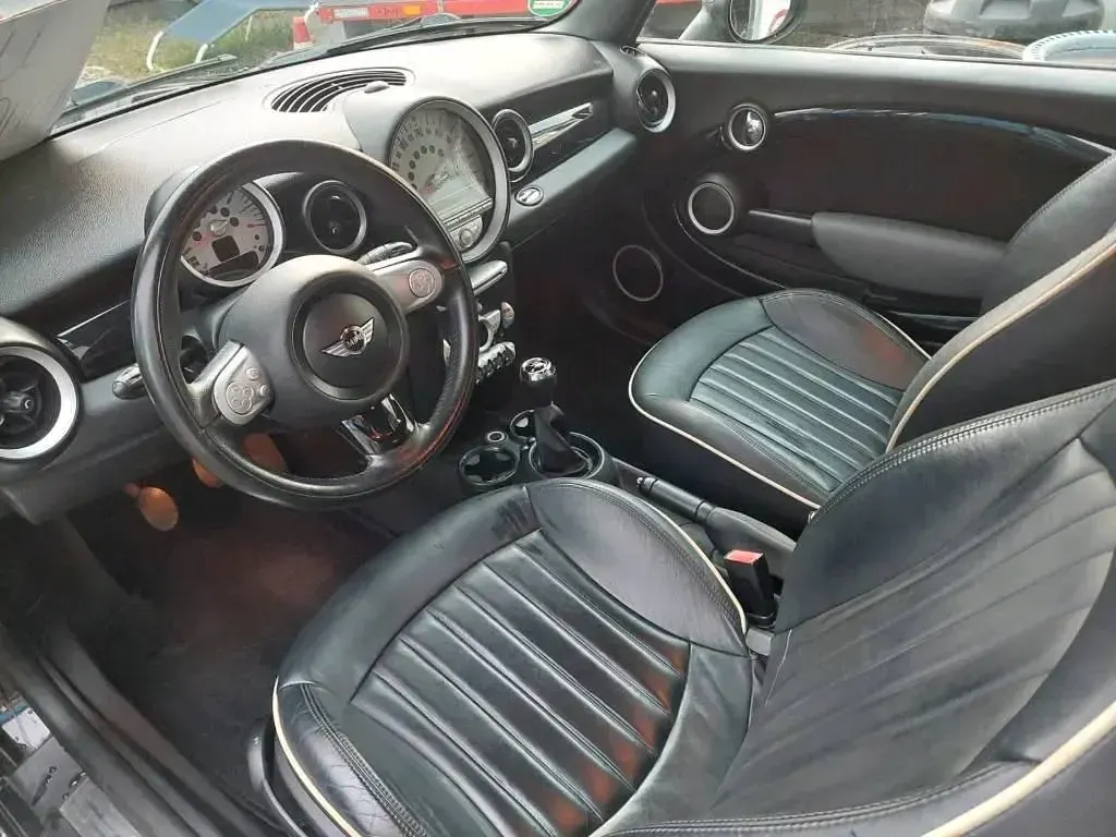 Gebraucht Mini ONE 98 PS (72 kW) 2010 Schwarz Kleinwagen