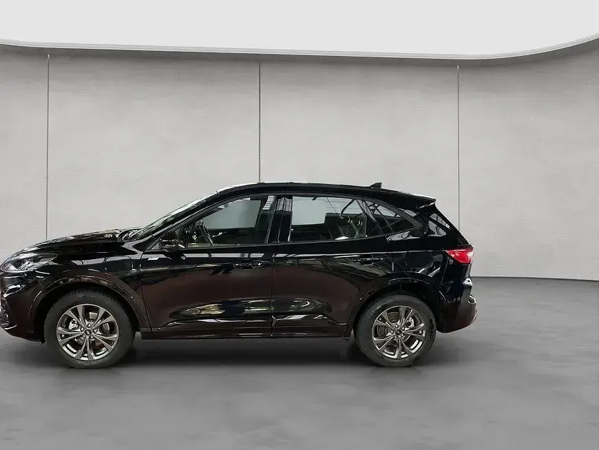 Gebraucht Ford Kuga ST-Line 152 PS (111 kW) 2022 Agate black metallic SUV
