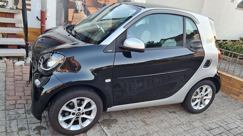 Schwarz Gebraucht 2017 Smart ForTwo Coupé Passion Kleinwagen | 9.000 € (Superpreis) - Bild 1/4