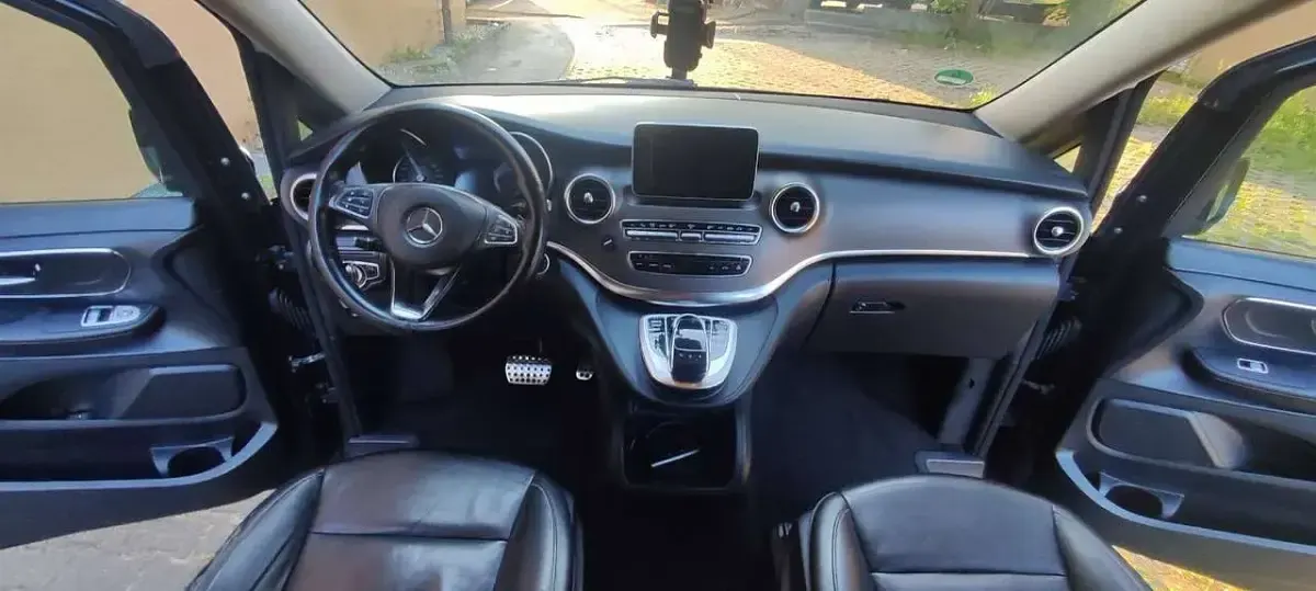Gebraucht Mercedes V220 Avantgarde Edition 163 PS (119 kW) 2014 Schwarz Van / Kleinbus