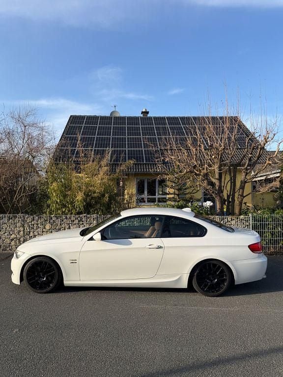 Gebraucht BMW 320 M Sport 184 PS (135 kW) 2010 Weiß Coupé