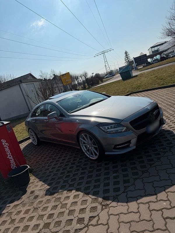 Gebraucht Mercedes CLS500 408 PS (300 kW) 2011 Grau Limousine