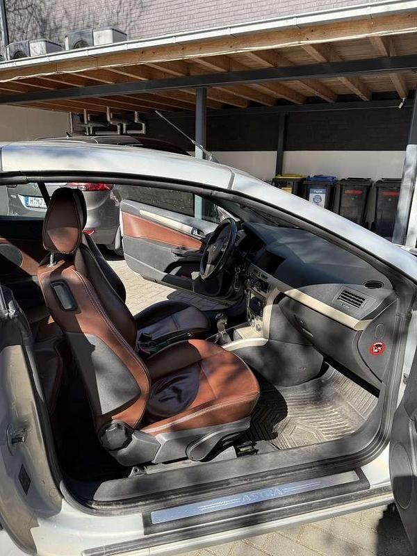 Gebraucht Opel Astra Cabriolet 140 PS (102 kW) 2006 Beige Cabrio