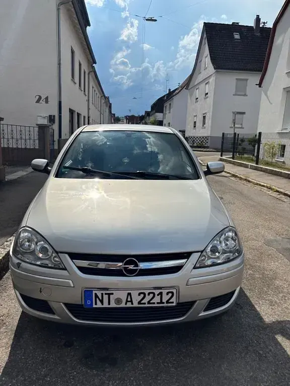 Gebraucht Opel Corsa 80 PS (58 kW) 2005 Silber Kleinwagen
