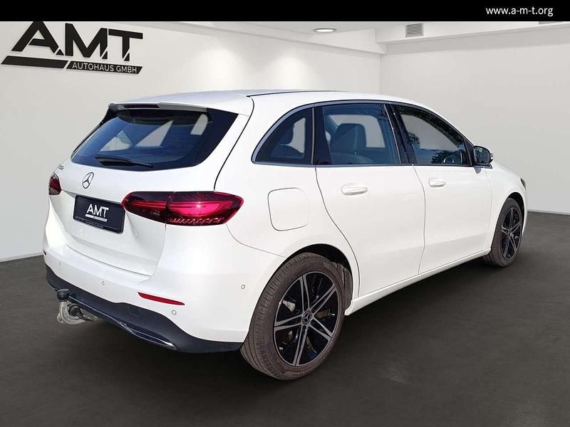 Gebraucht Mercedes B250e Progressive 163 PS (119 kW) 2024 Polarweiß Van / Kleinbus