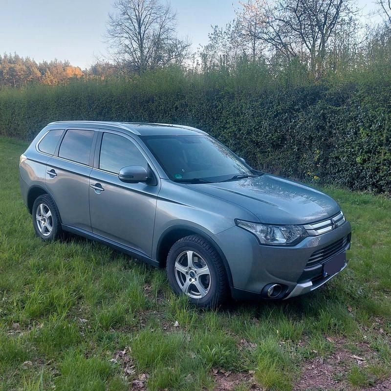 Gebraucht Mitsubishi Outlander Classic Collection Plus 150 PS (110 kW) 2015 SUV