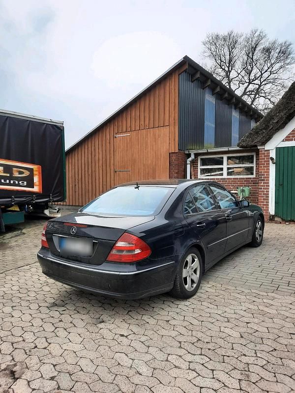 Gebraucht Mercedes E280 190 PS (139 kW) 2006 Schwarz Limousine