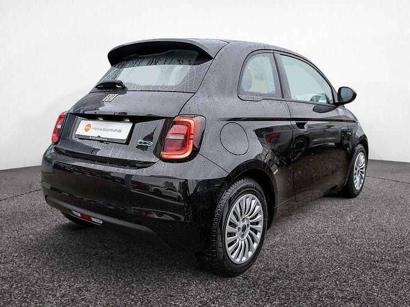 Gebraucht Fiat 500e Action 69 kW (95 PS) 2022 Schwarz Kleinwagen