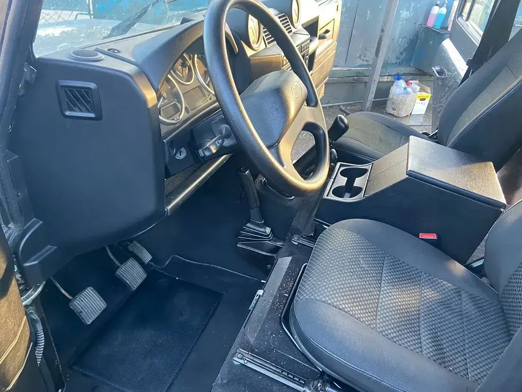 Gebraucht Land Rover Defender SE 122 PS (89 kW) 2015 Grau Kombi
