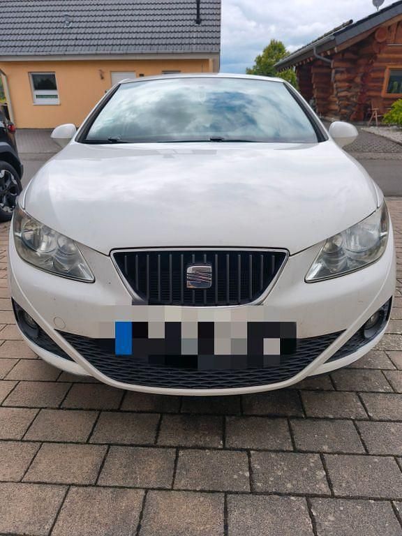 Weiß Gebraucht 2009 Seat Ibiza Limousine | 3.100 € (Guter Preis) - Bild 1/4
