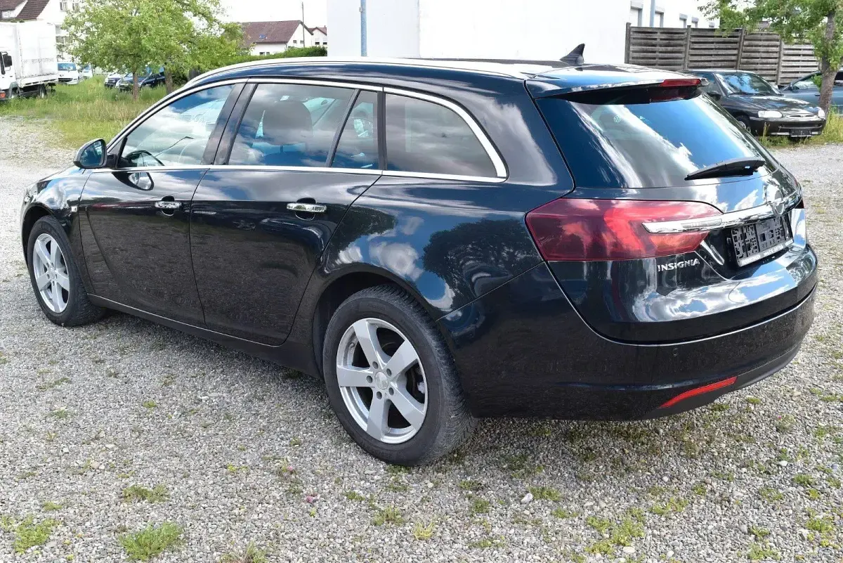 Gebraucht Opel Insignia Innovation 163 PS (119 kW) 2015 Schwarz Kombi