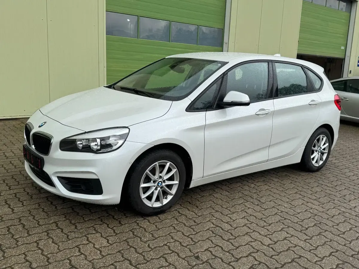 Gebraucht BMW 218 Basis 136 PS (100 kW) 2017 Weiß Kombi