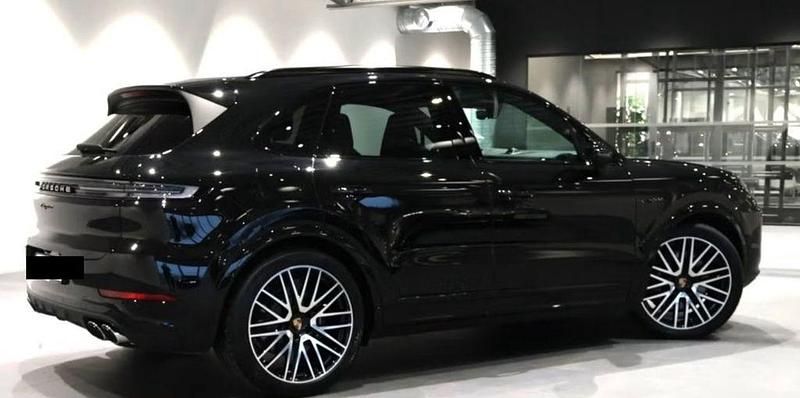 Gebraucht Porsche Cayenne 470 PS (345 kW) 2025 Chromitschwarz SUV