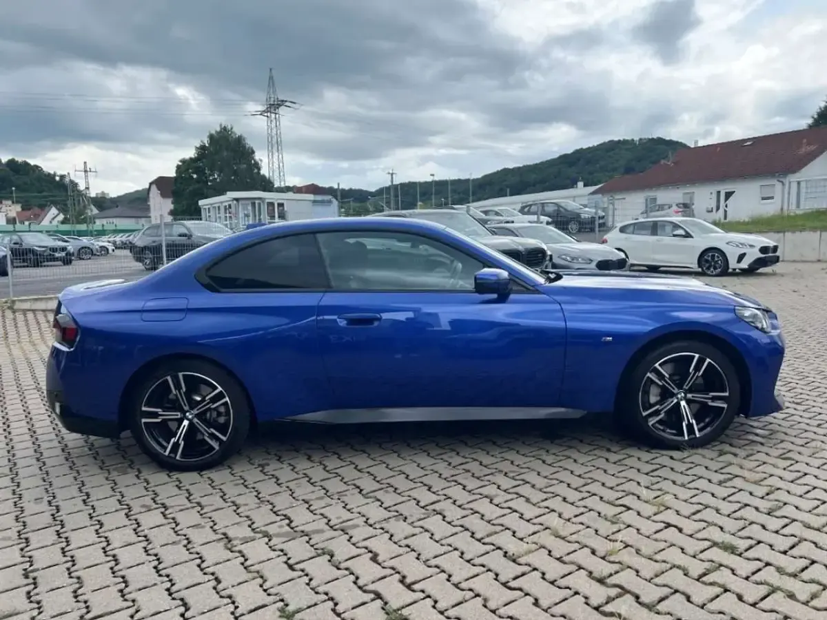 Gebraucht BMW 230 Coupé M Sport 245 PS (180 kW) 2024 Portimao blau Coupé