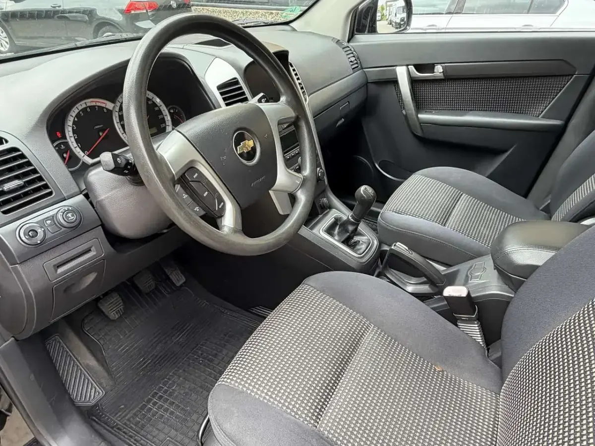 Gebraucht Chevrolet Captiva LS 136 PS (100 kW) 2008 Granada black (mica) SUV