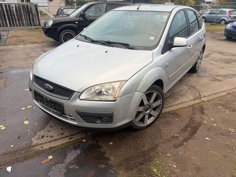 Silber Gebraucht 2008 Ford Focus Fun X Coupé | 890 € (Superpreis) - Bild 1/4