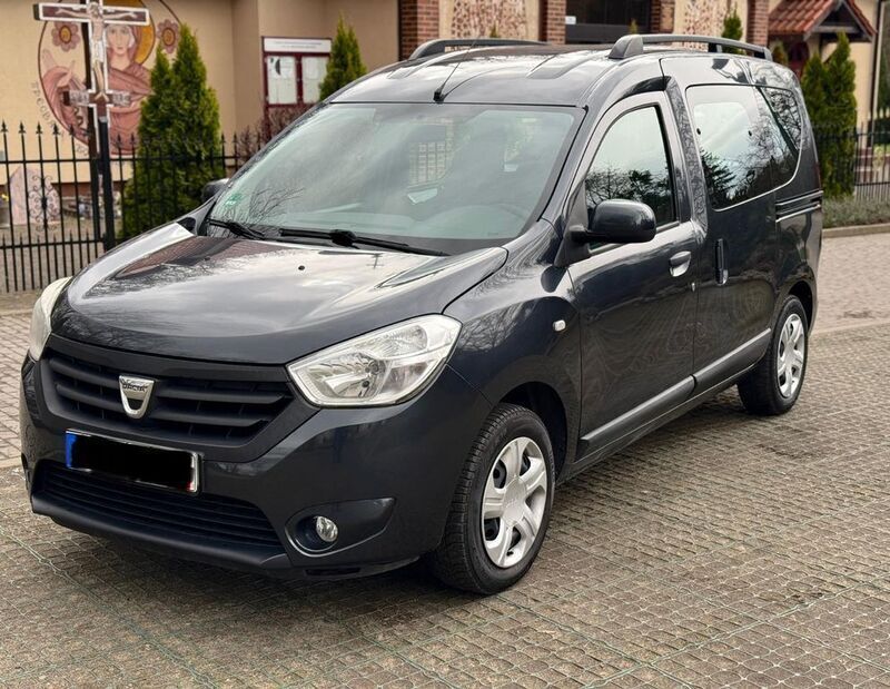 Grau Gebraucht 2014 Dacia Dokker Lauréate Van | 5.200 € (Fairer Preis) - Bild 1/4
