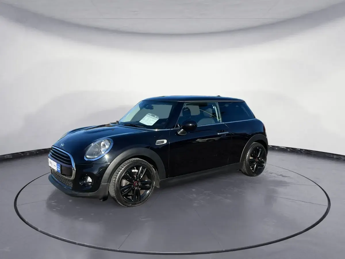 Gebraucht Mini Cooper 136 PS (100 kW) 2019 Schwarz Kleinwagen