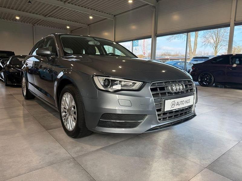 Gebraucht Audi A3 Ambiente 125 PS (91 kW) 2015 Grau Limousine