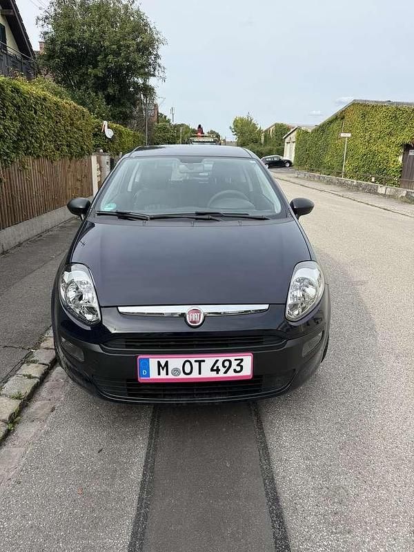 Blau Gebraucht 2010 Fiat Grande Punto Kleinwagen | 4.500 € (Teuer) - Bild 1/4