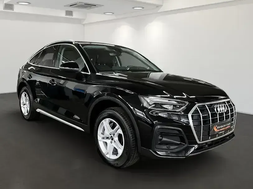 Käytetty Audi Q5 Advanced 265 HP (194 kW) 2022 Musta Katumaasturi
