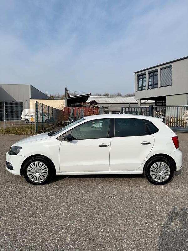 Gebraucht VW Polo Trendline 60 PS (44 kW) 2014 Weiß Limousine