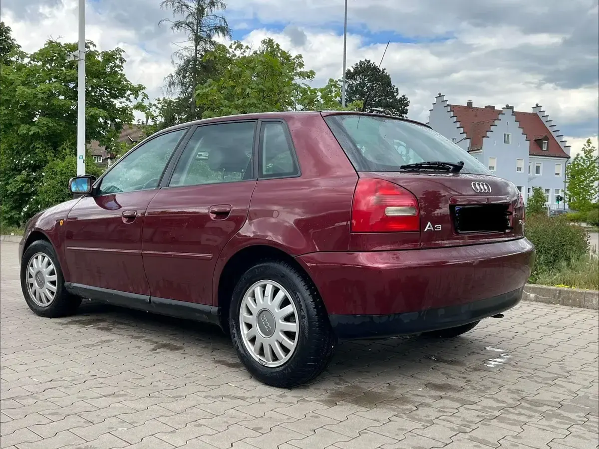 Gebraucht Audi A3 Attraction 125 PS (91 kW) 2000 Rot Kleinwagen