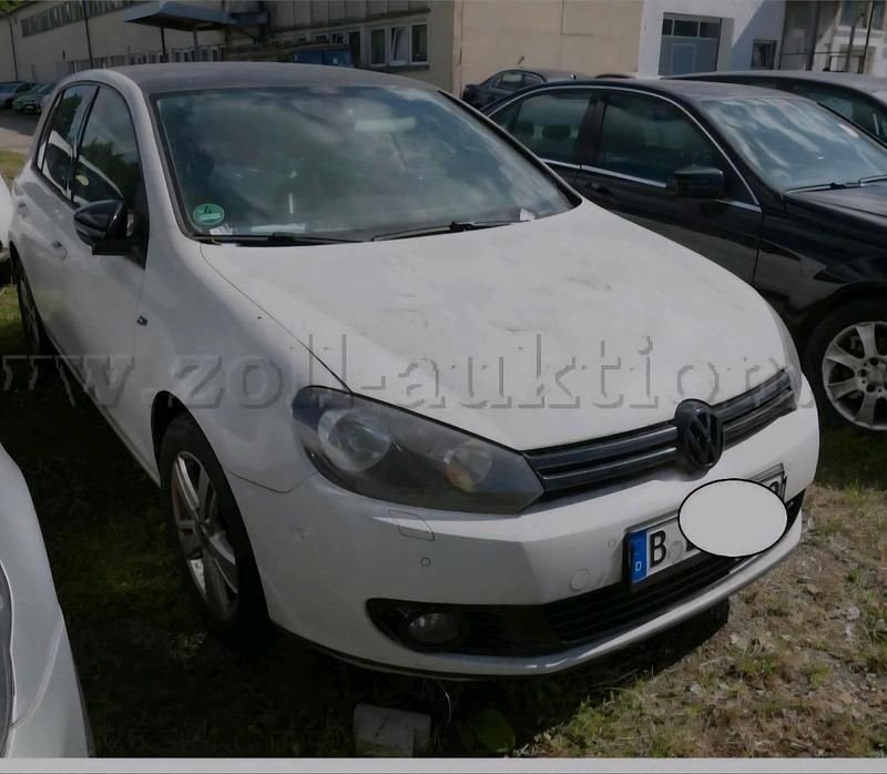 Weiß Gebraucht 2012 VW Golf VI Kleinwagen | 4.000 € (Guter Preis) - Bild 1/4