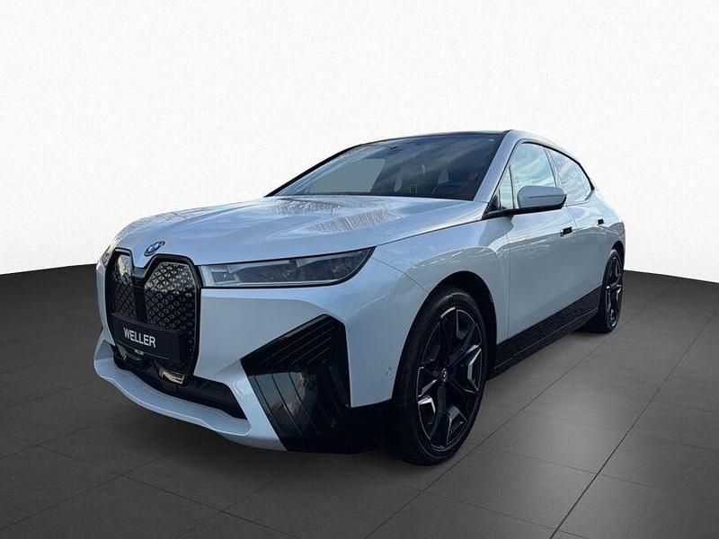 Gebraucht BMW iX M Sport 239 kW (326 PS) 2023 Mineralweiß (weiß) SUV