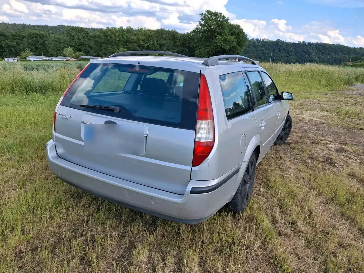 Gebraucht Ford Mondeo 125 PS (91 kW) 2005 Grau Kombi