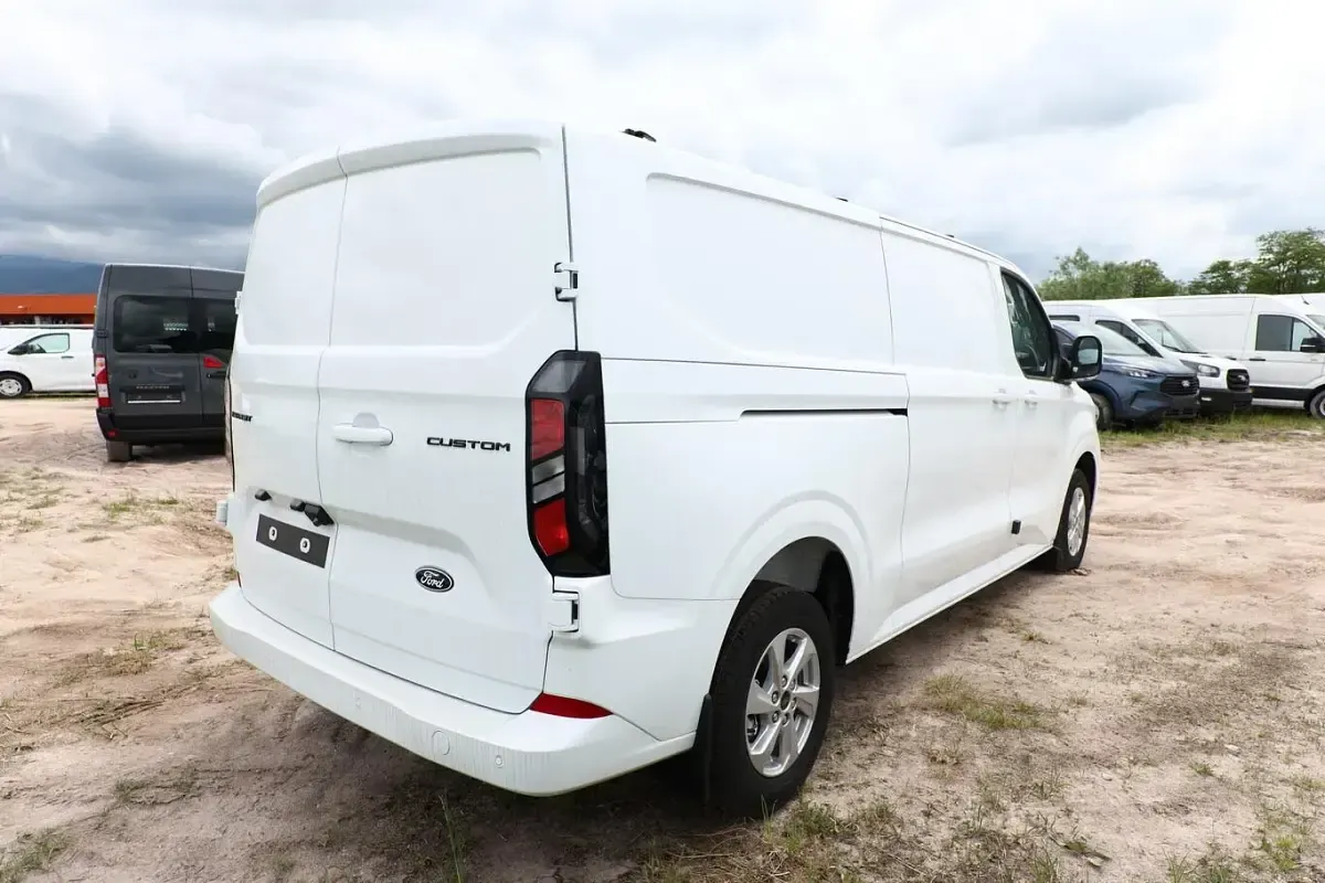 Nowe Ford Transit Custom Limited 170 KM (125 kW) 2026 Biały Van