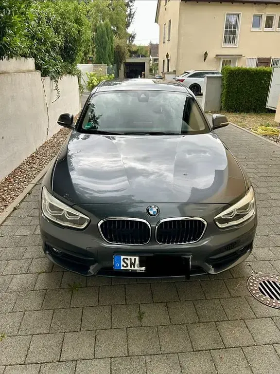Gebraucht BMW 120 Advantage 184 PS (135 kW) 2018 Grau Limousine