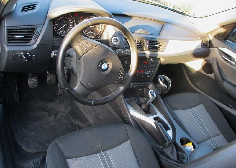 Gebraucht BMW X1 Sport Line 177 PS (130 kW) 2011 Schwarz SUV