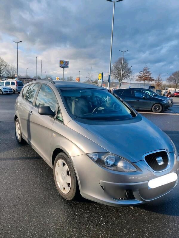 Grau Gebraucht 2007 Seat Altea XL Van / Kleinbus | 3.500 € (Fairer Preis) - Bild 1/4
