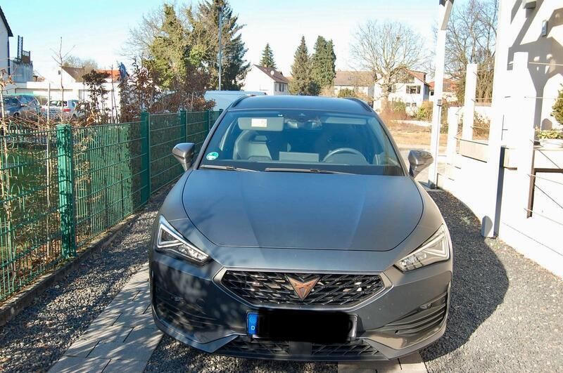 Grau Gebraucht 2023 Cupra Leon Kombi | 29.900 € (Fairer Preis) - Bild 1/4